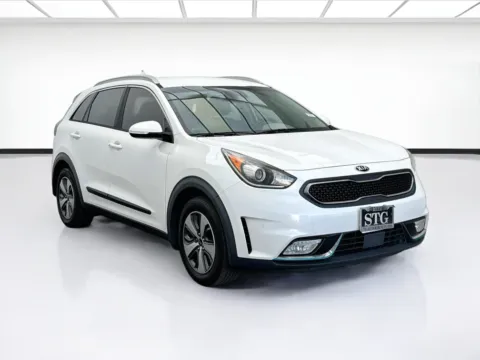 Another view of 2018 Kia Niro Plug-In Hybrid EX for sale in Bellflower, CA at STG Bellflower