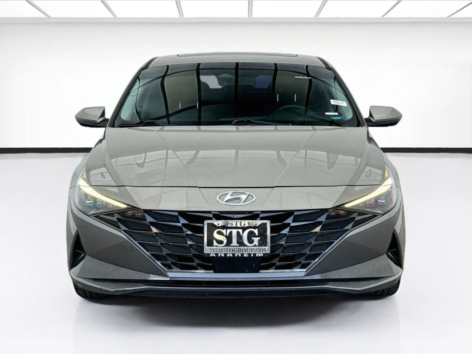Hyundai Elantra photo 2