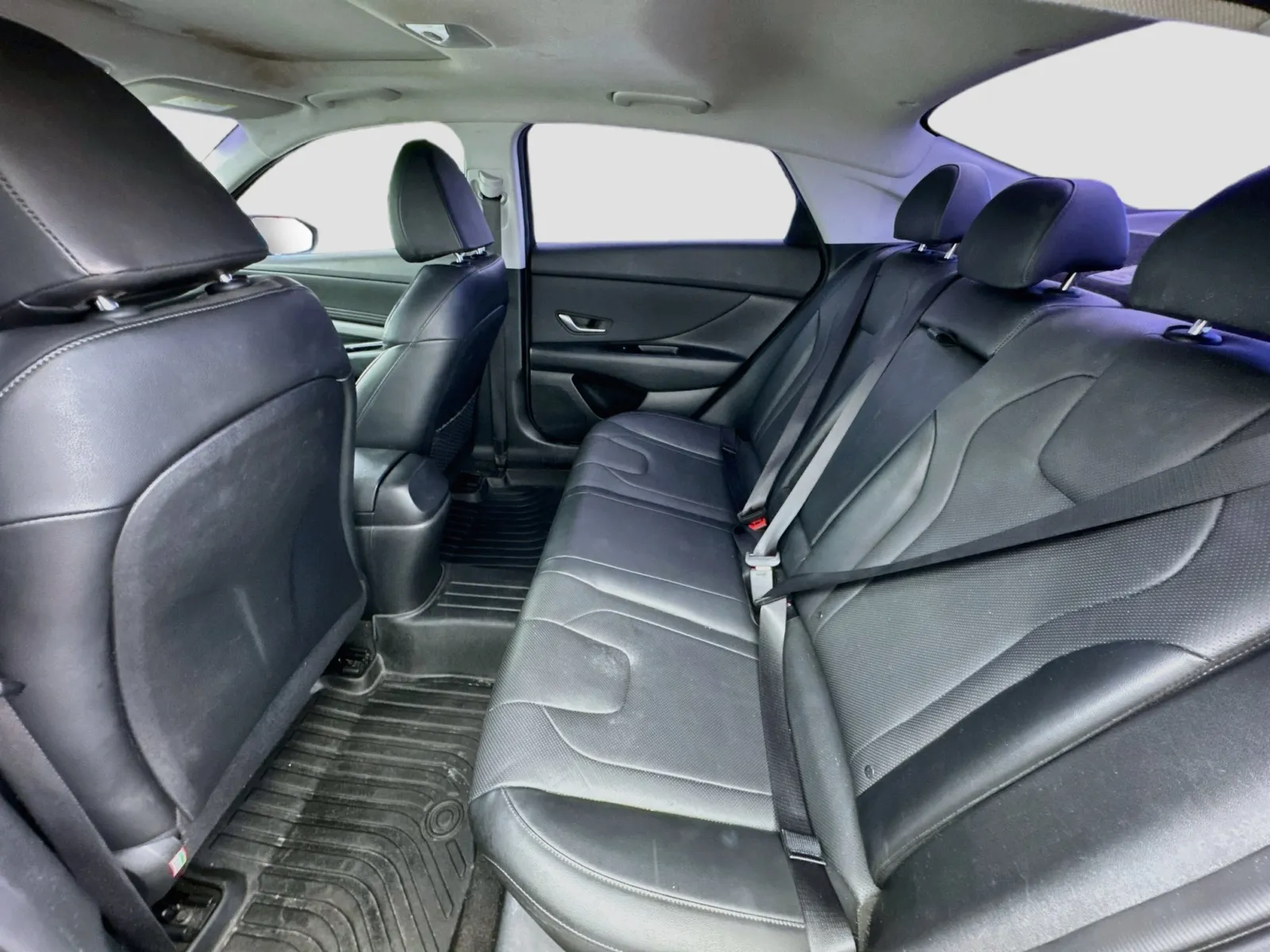Hyundai Elantra photo 16
