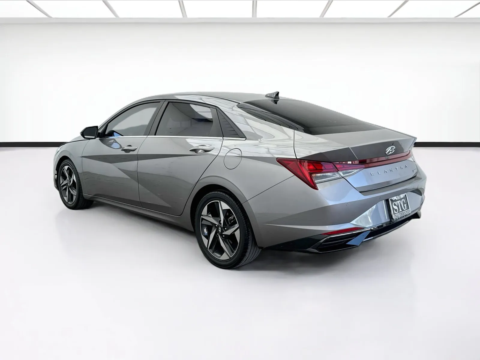 Hyundai Elantra photo 6
