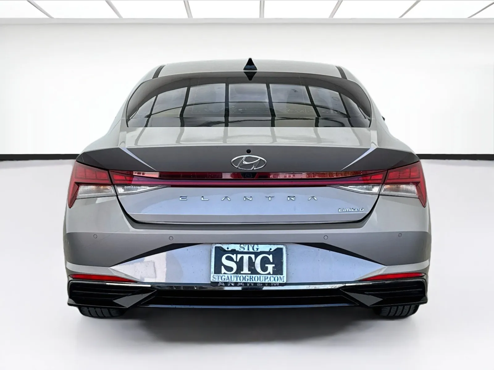 Hyundai Elantra photo 5