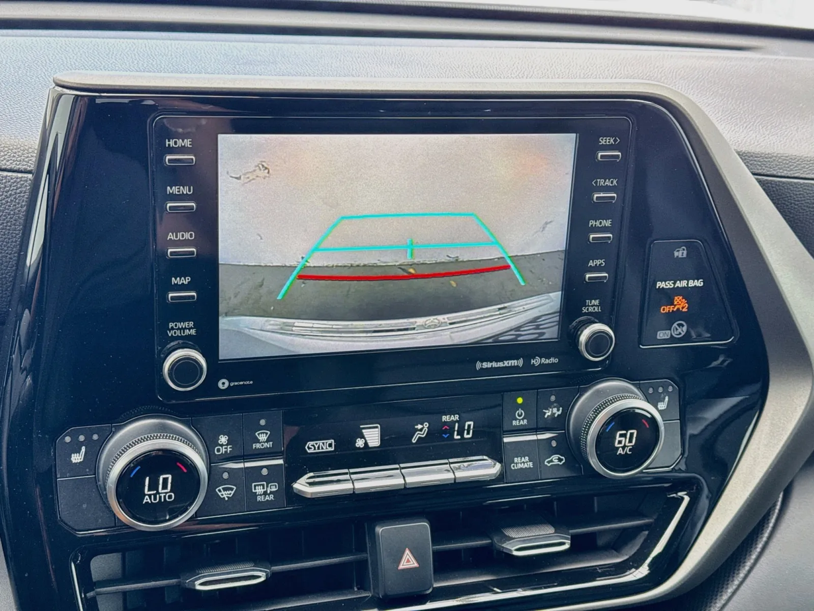 Toyota Highlander photo 10