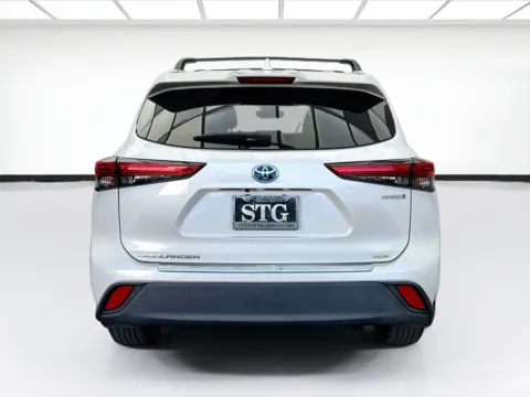 More photos of 2020 Toyota Highlander XLE at STG Bellflower, CA