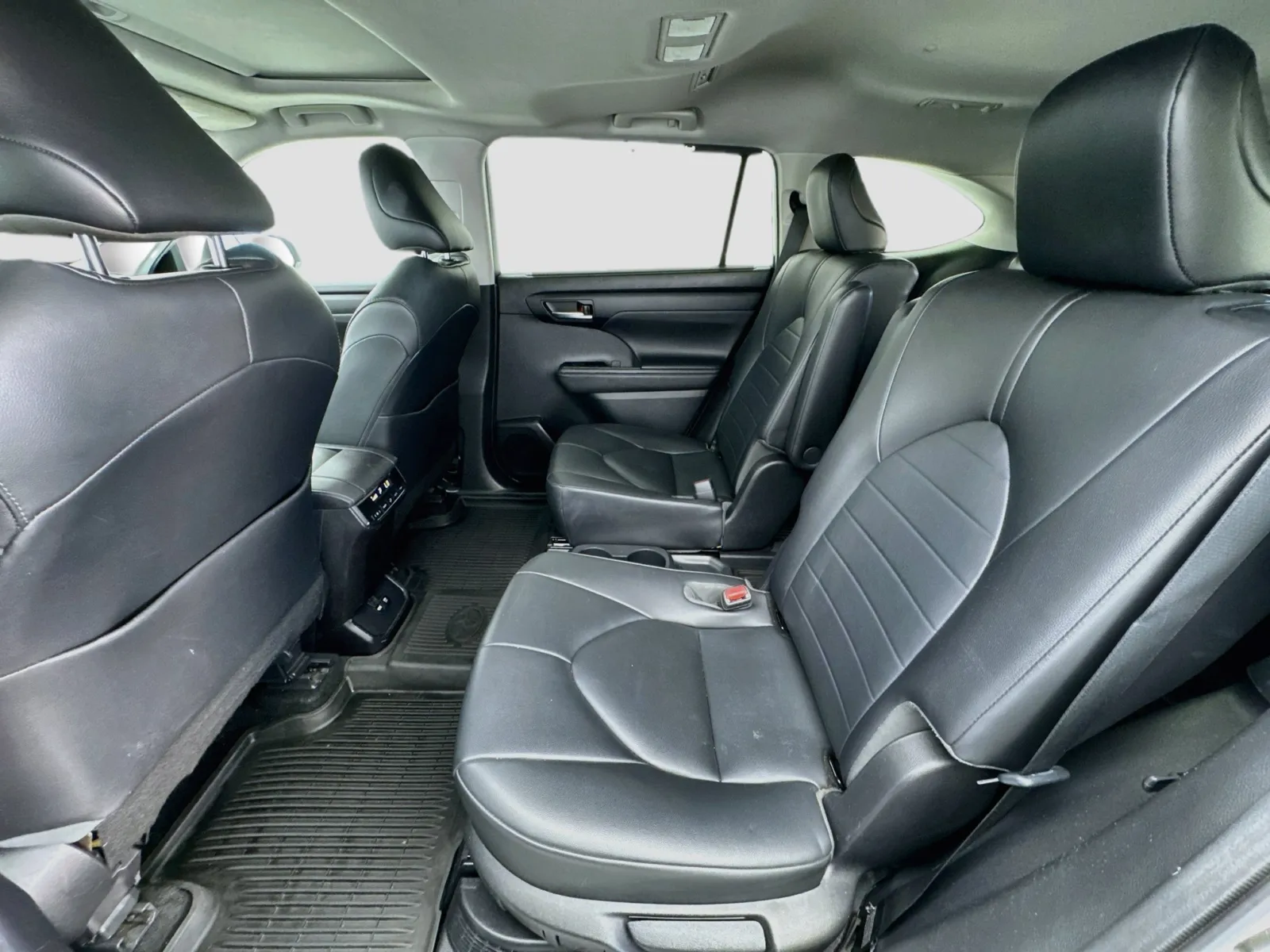 Toyota Highlander photo 16