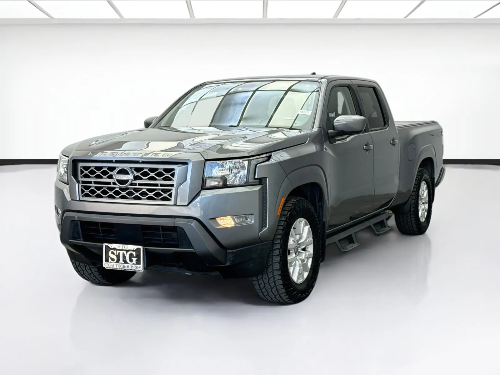 Gray 2022 Nissan Frontier SV for sale in Bellflower, CA