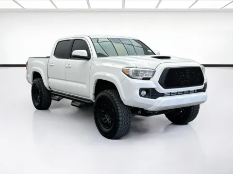 Another view of 2019 Toyota Tacoma TRD Sport V6 for sale in Bellflower, CA at STG Bellflower