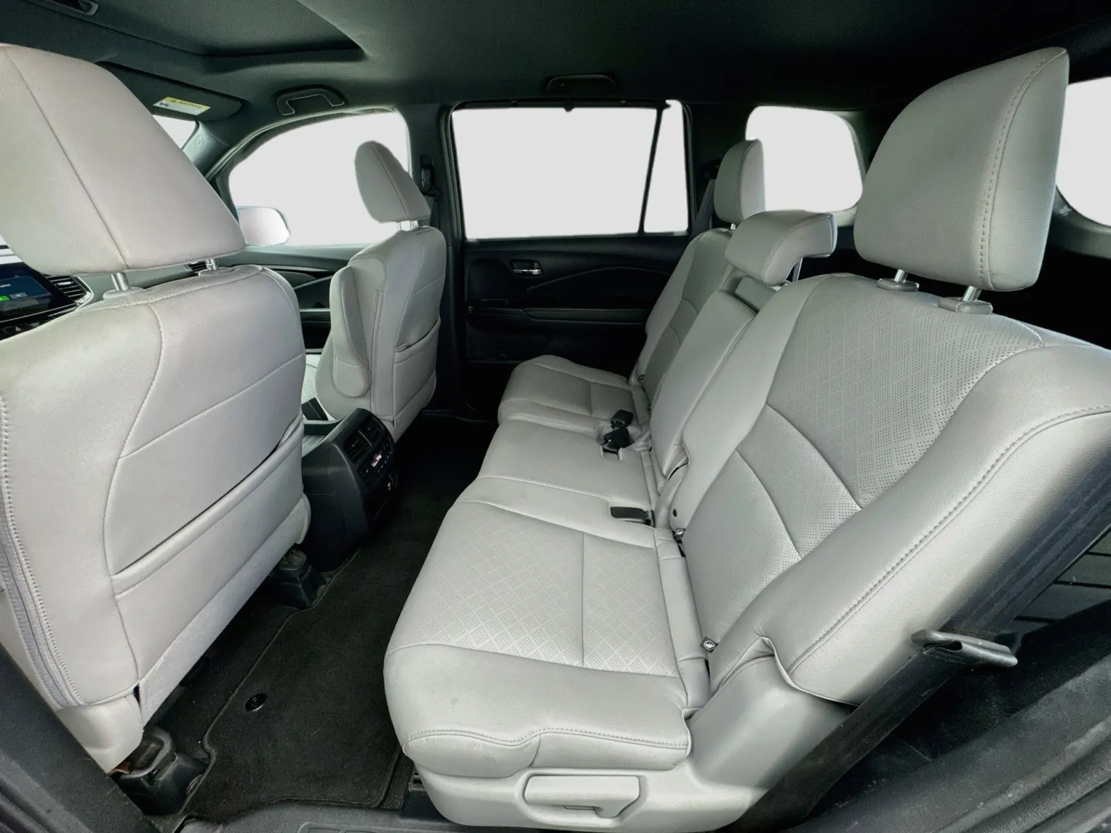 Honda Passport photo 16