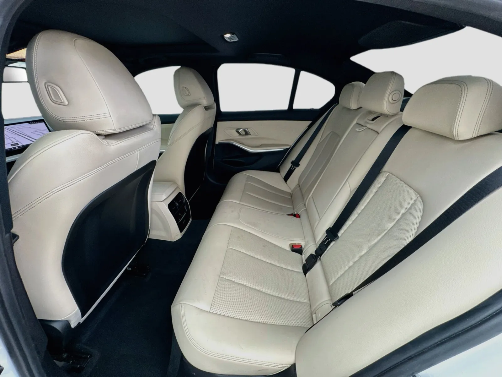 BMW 3 Series photo 16