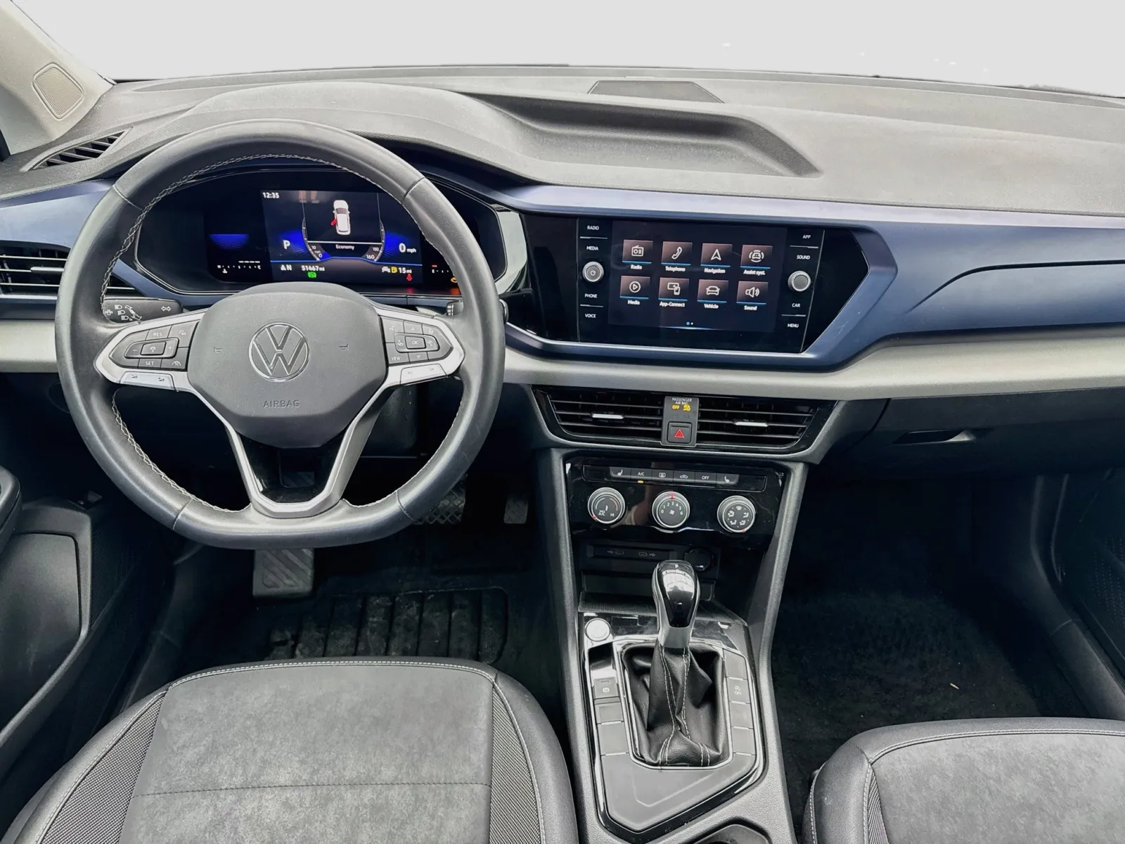 Volkswagen Taos photo 14