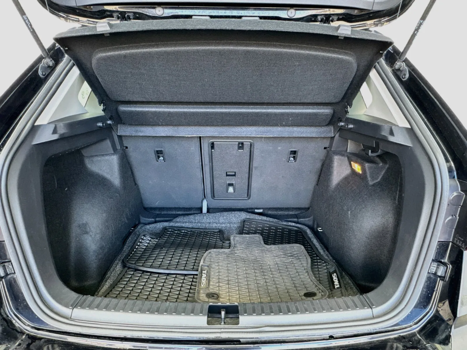 Volkswagen Taos photo 17