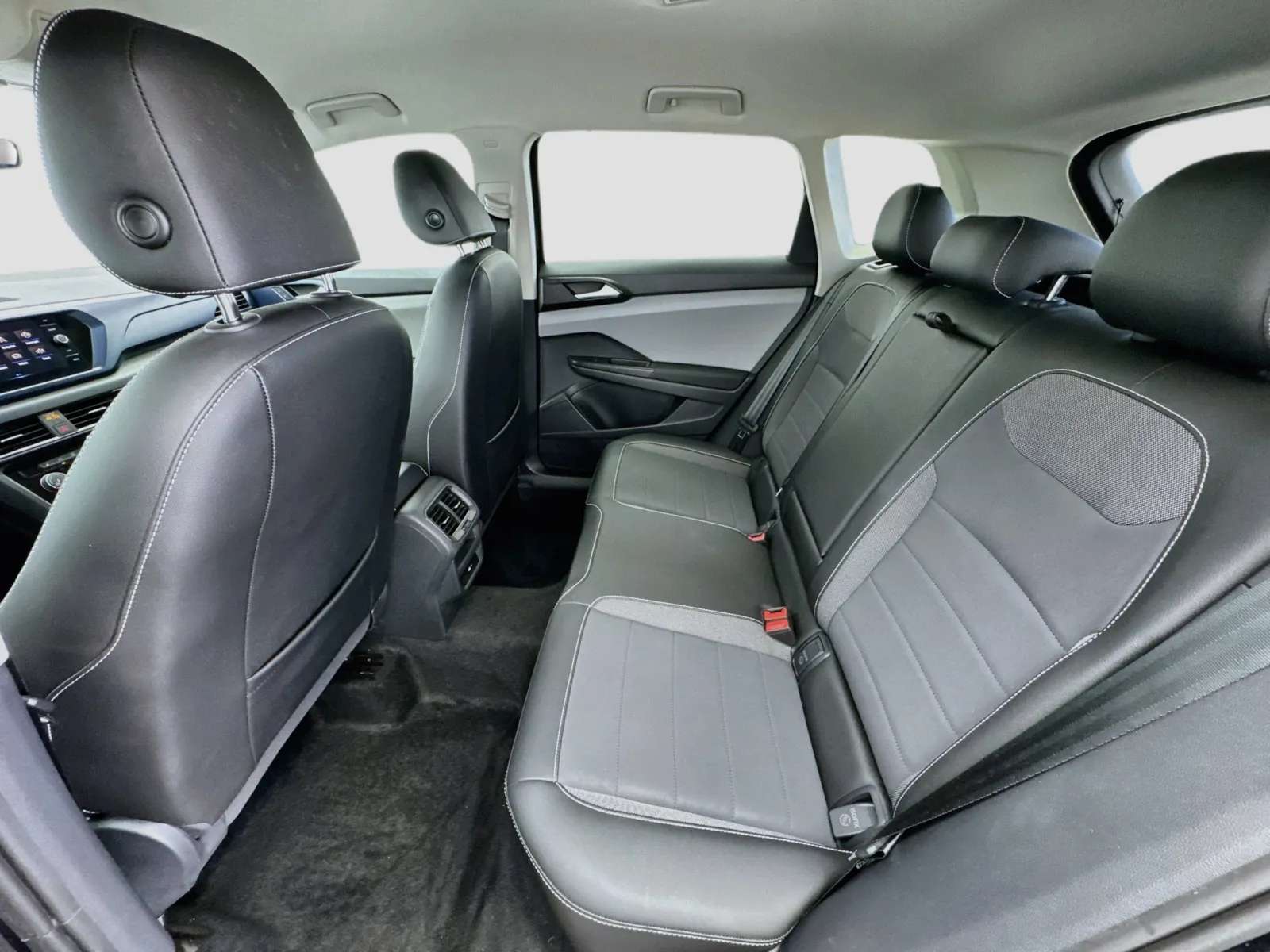 Volkswagen Taos photo 15