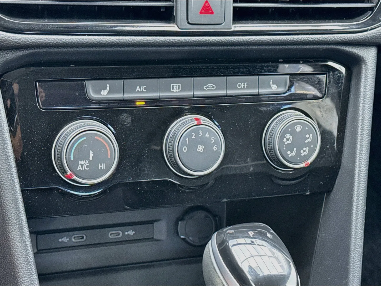 Volkswagen Taos photo 12