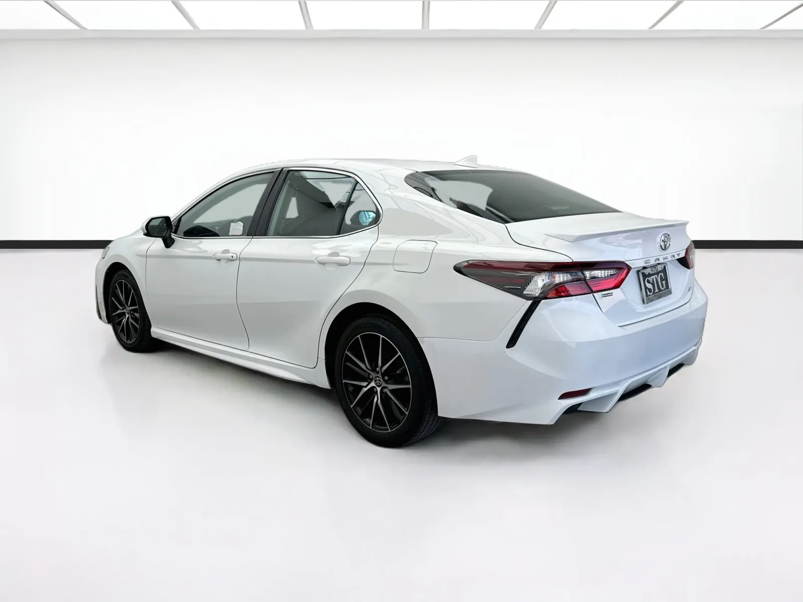Toyota Camry photo 6