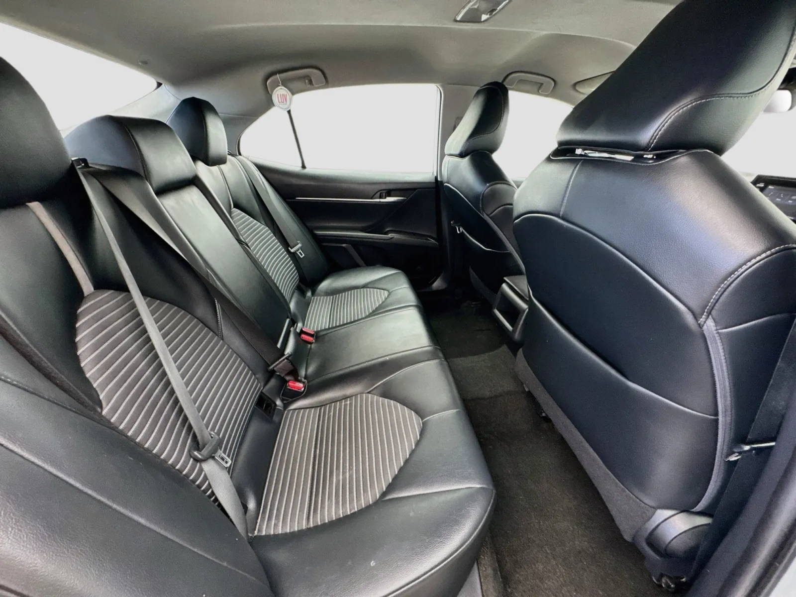 Toyota Camry photo 17