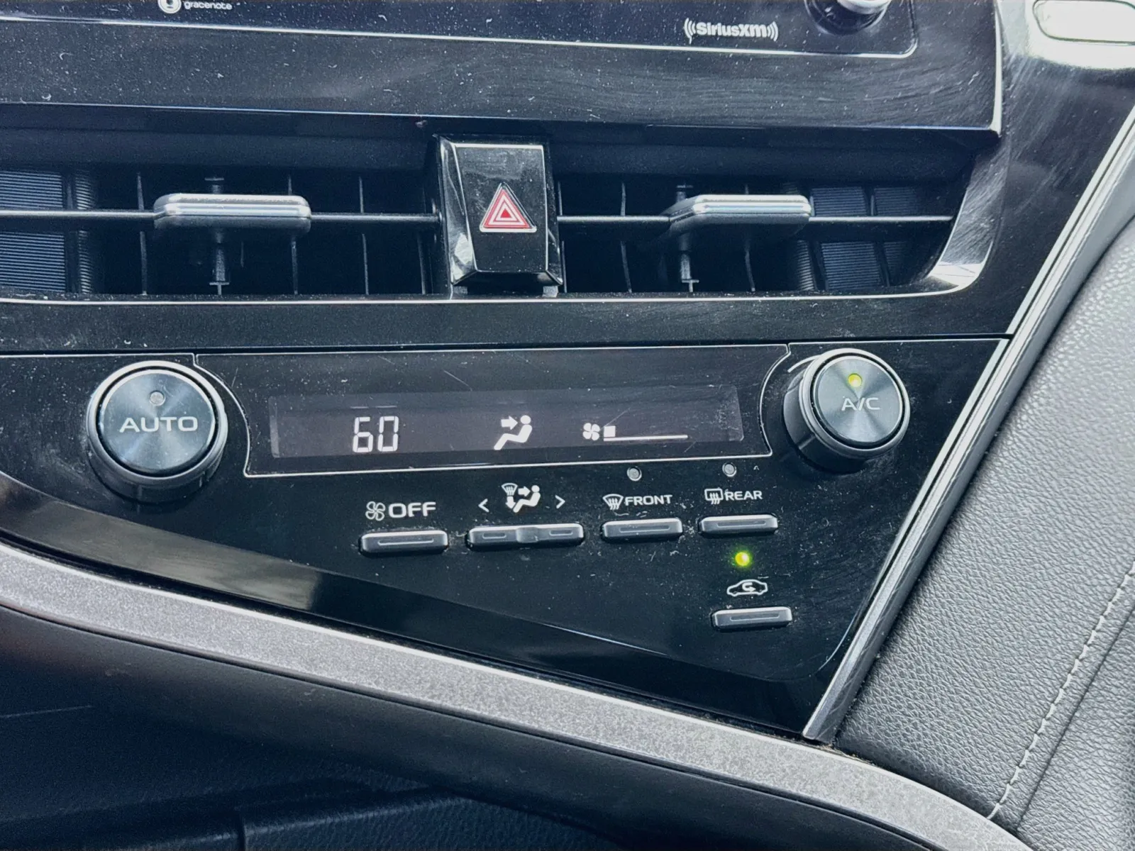 Toyota Camry photo 12
