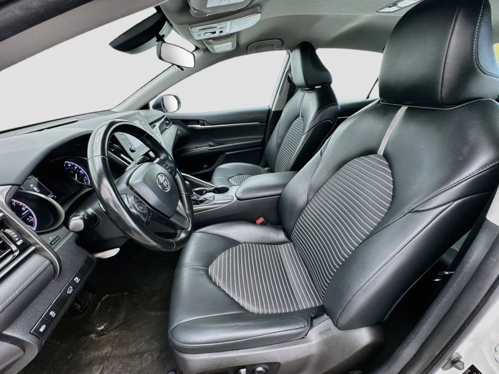 Toyota Camry photo 13