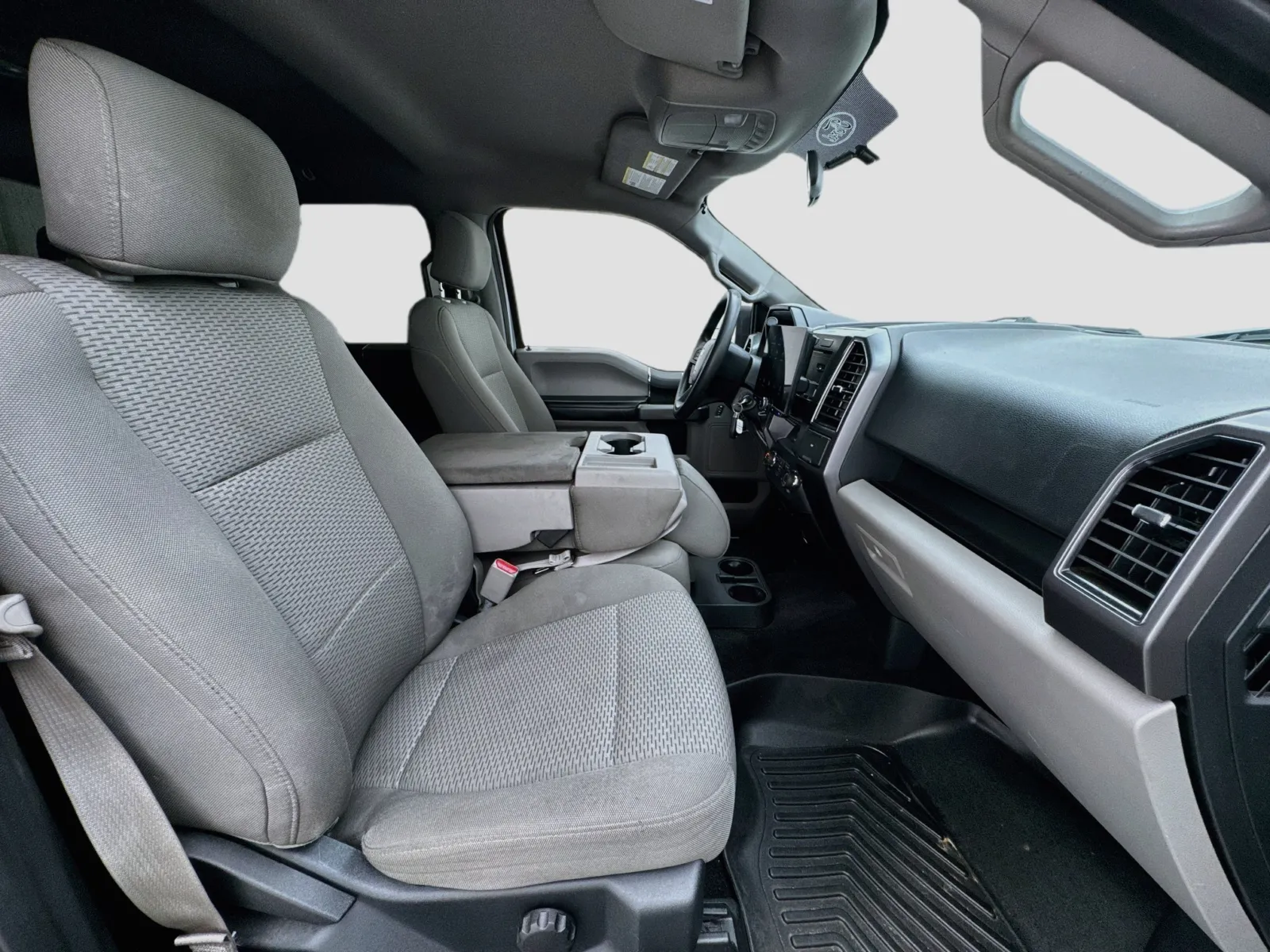Ford F-150 photo 18
