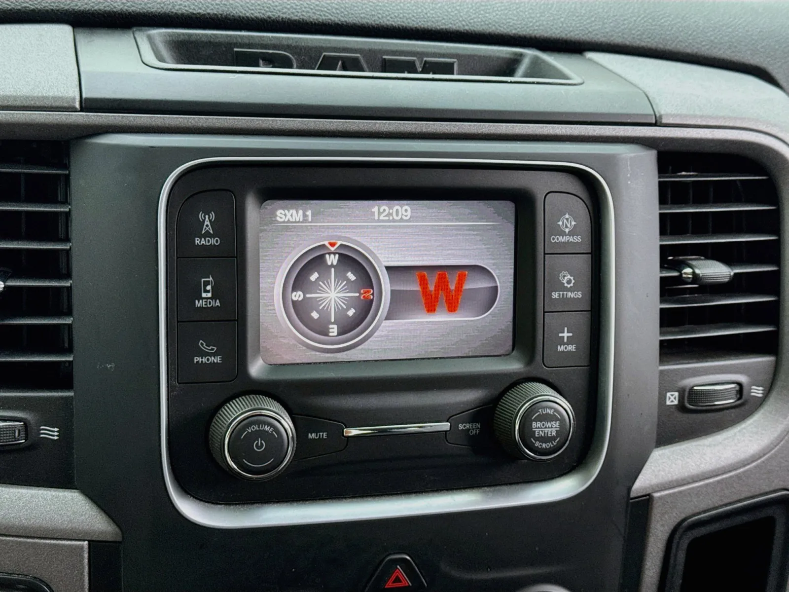 Ram 1500 photo 9