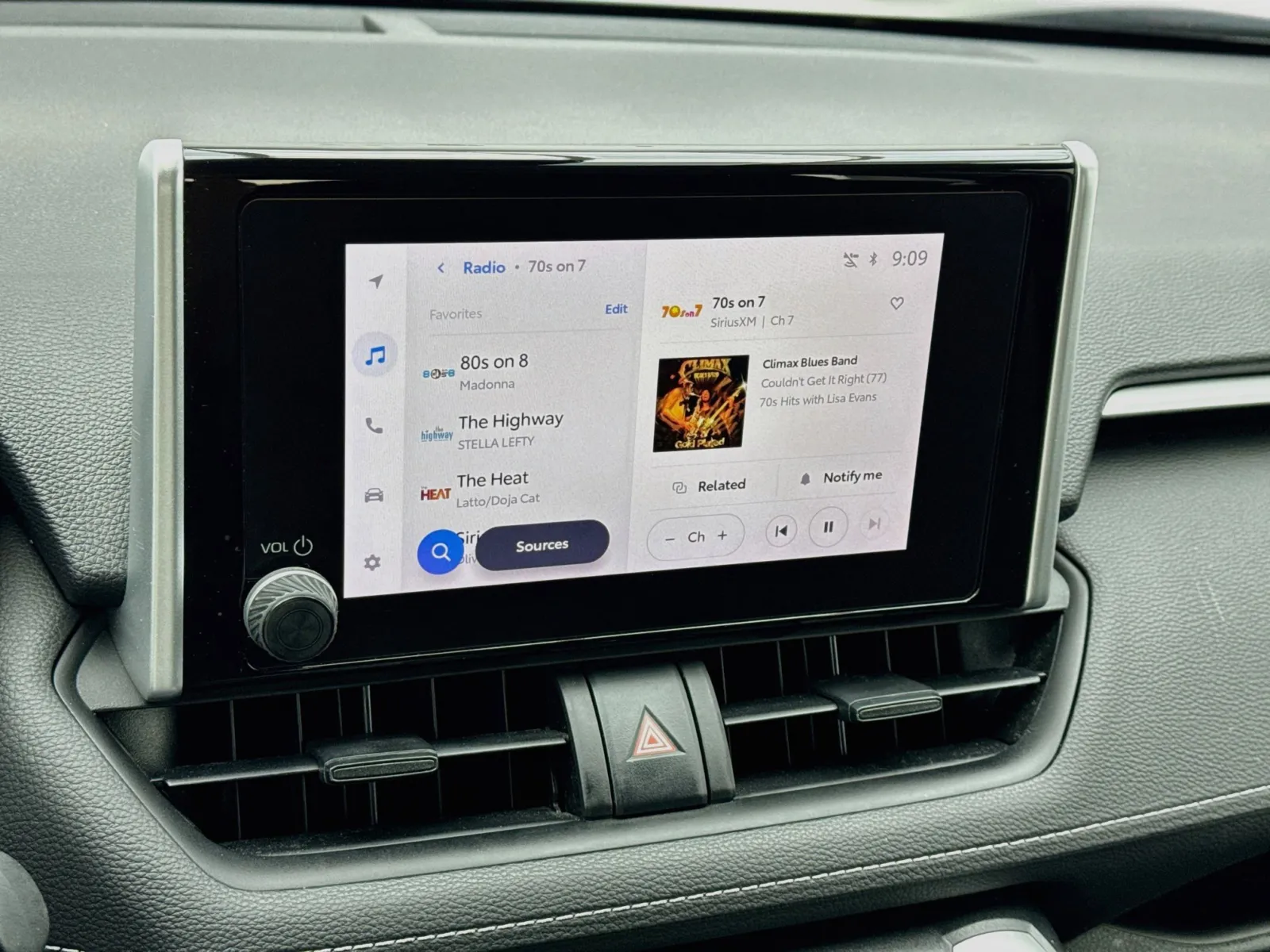 Toyota RAV4 photo 11