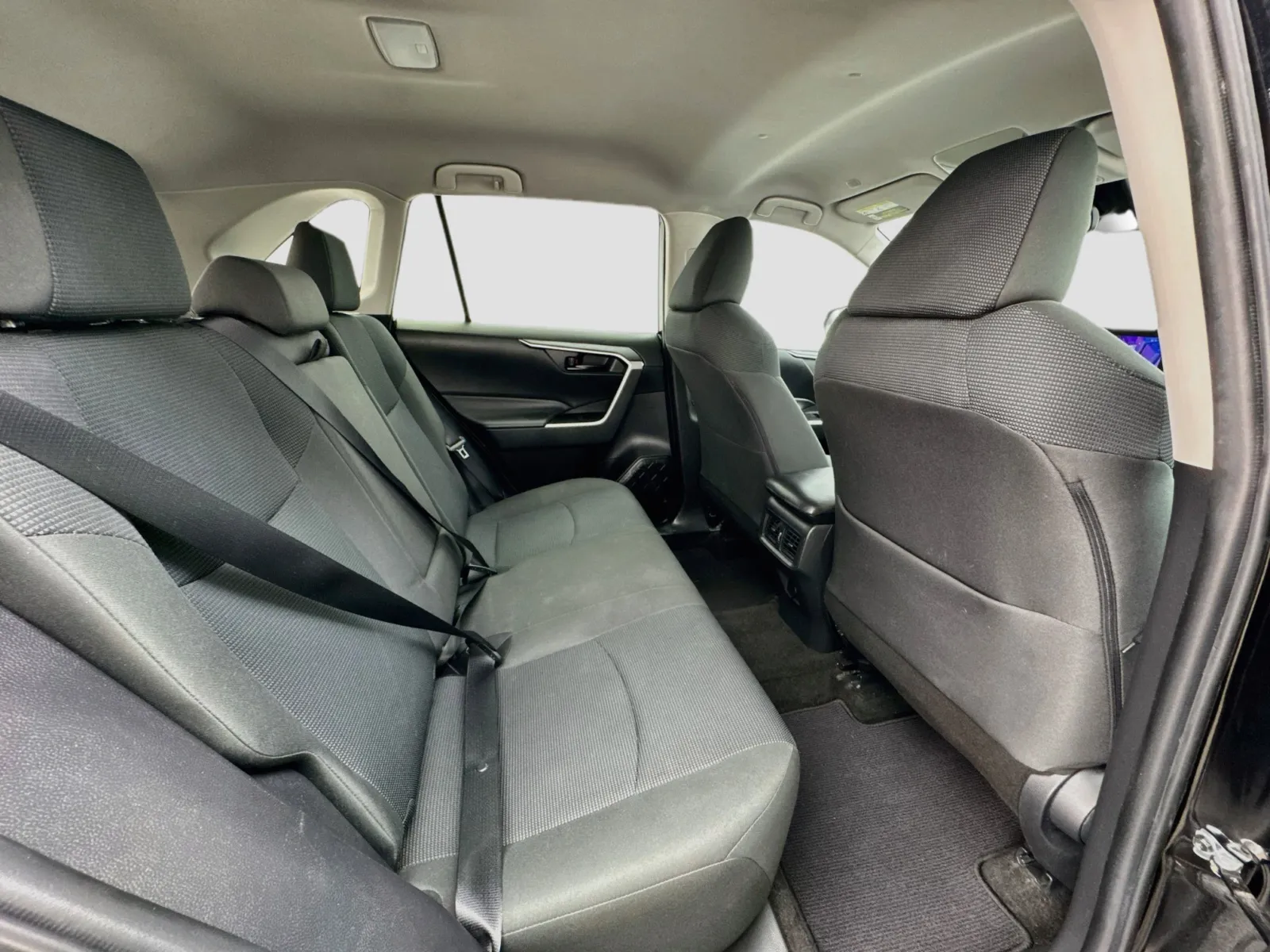 Toyota RAV4 photo 18