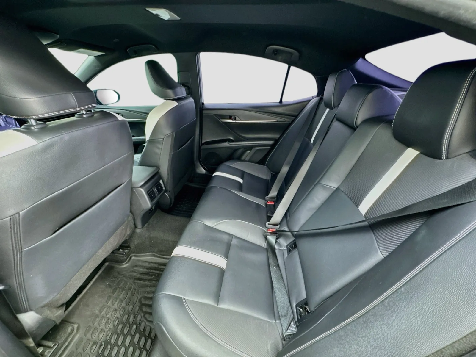 Toyota Camry photo 15