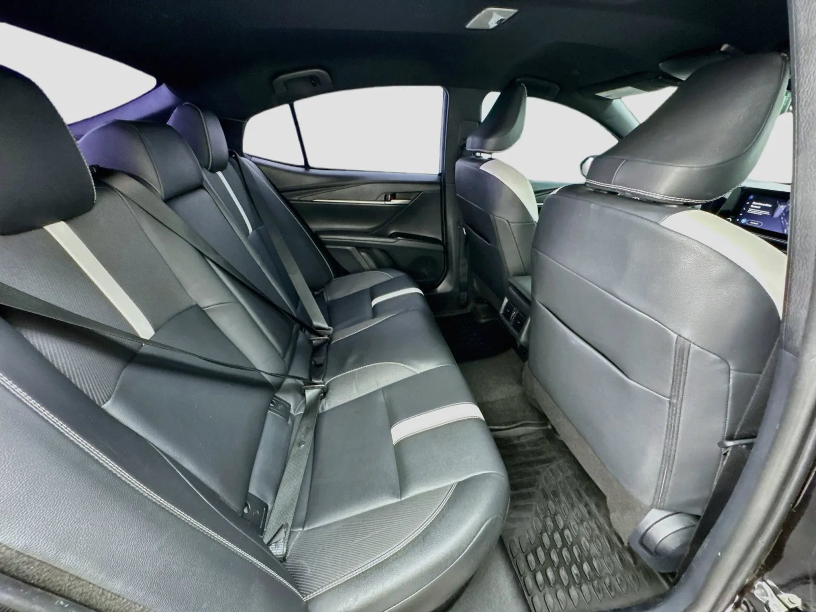 Toyota Camry photo 18