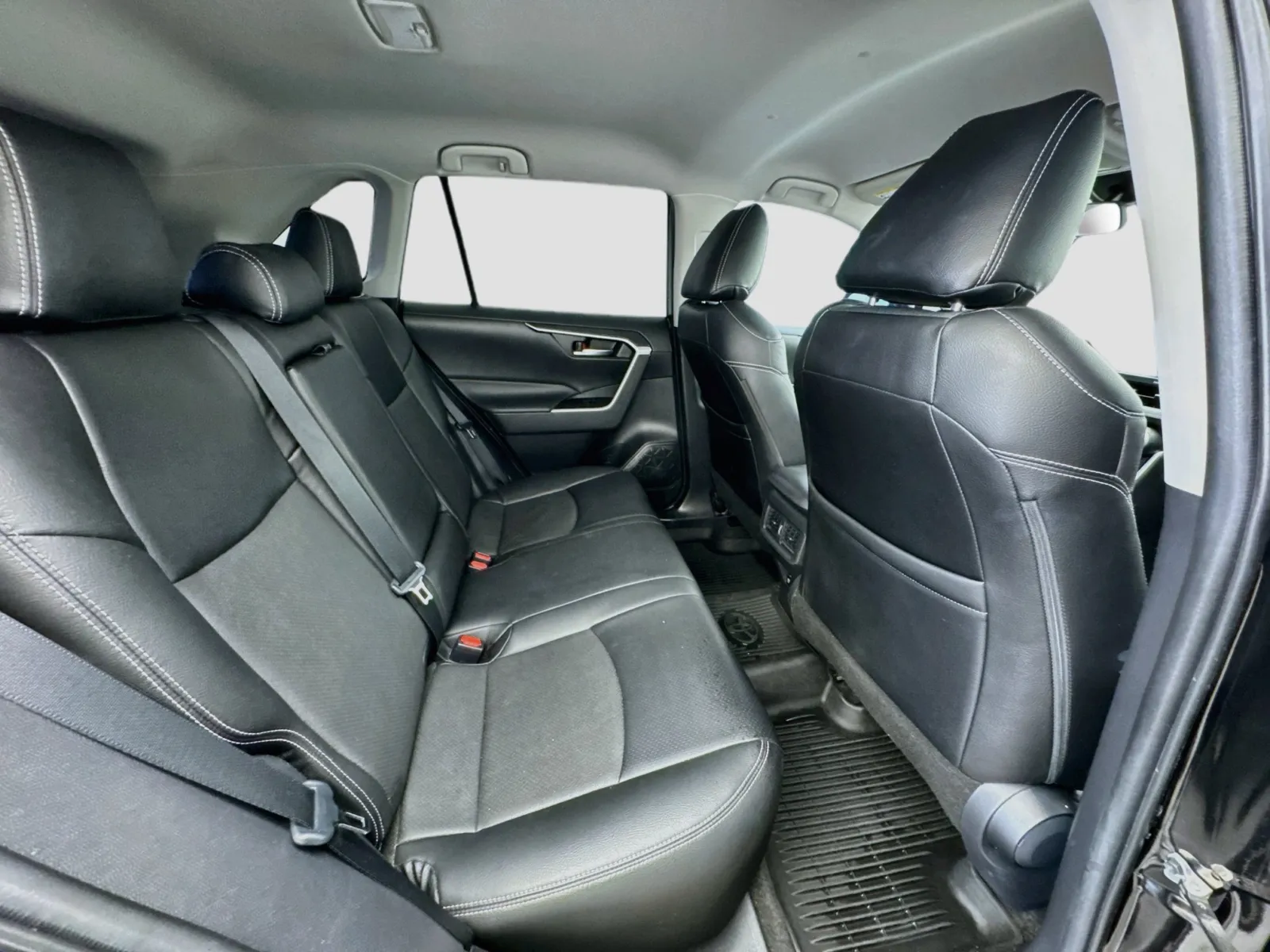 Toyota RAV4 photo 18