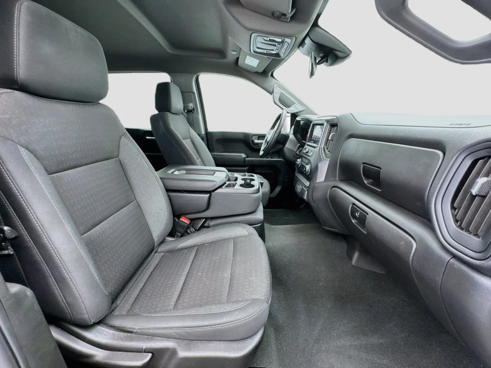 Chevrolet Silverado photo 19
