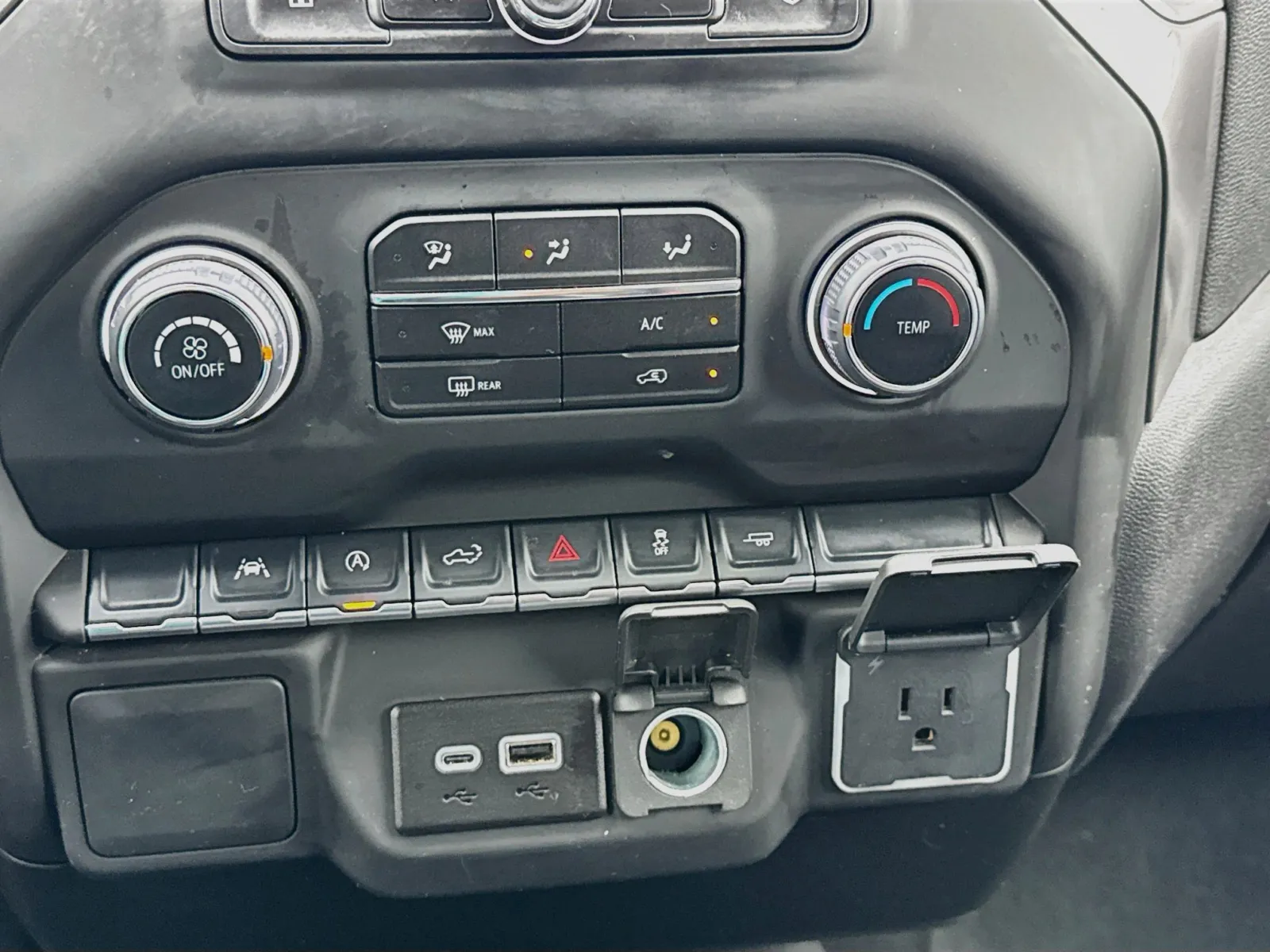 Chevrolet Silverado photo 12