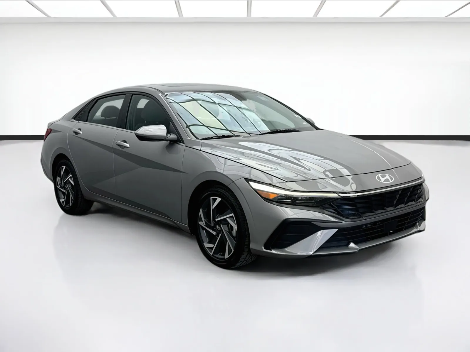 Hyundai Elantra photo 3