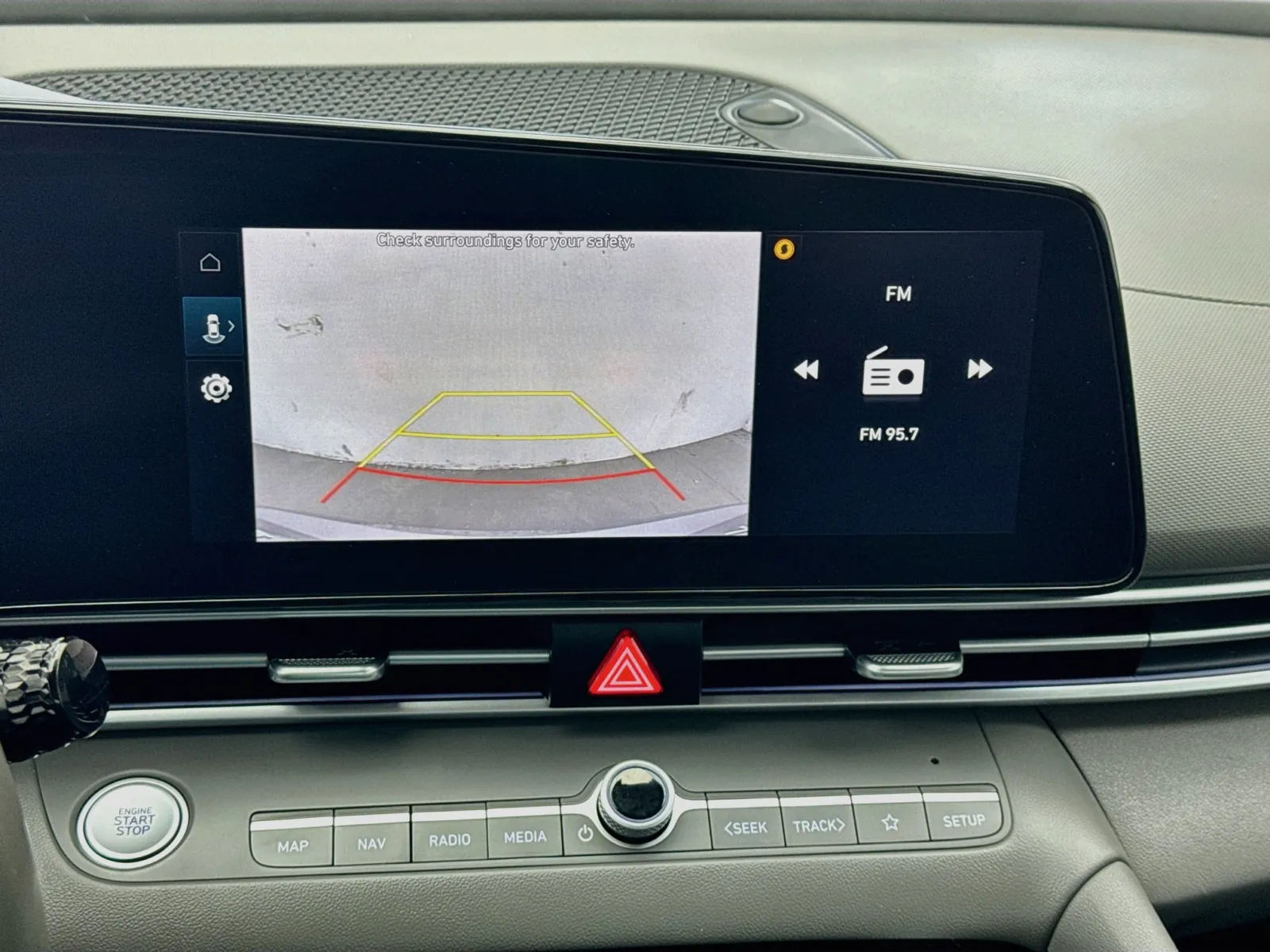 Hyundai Elantra photo 10