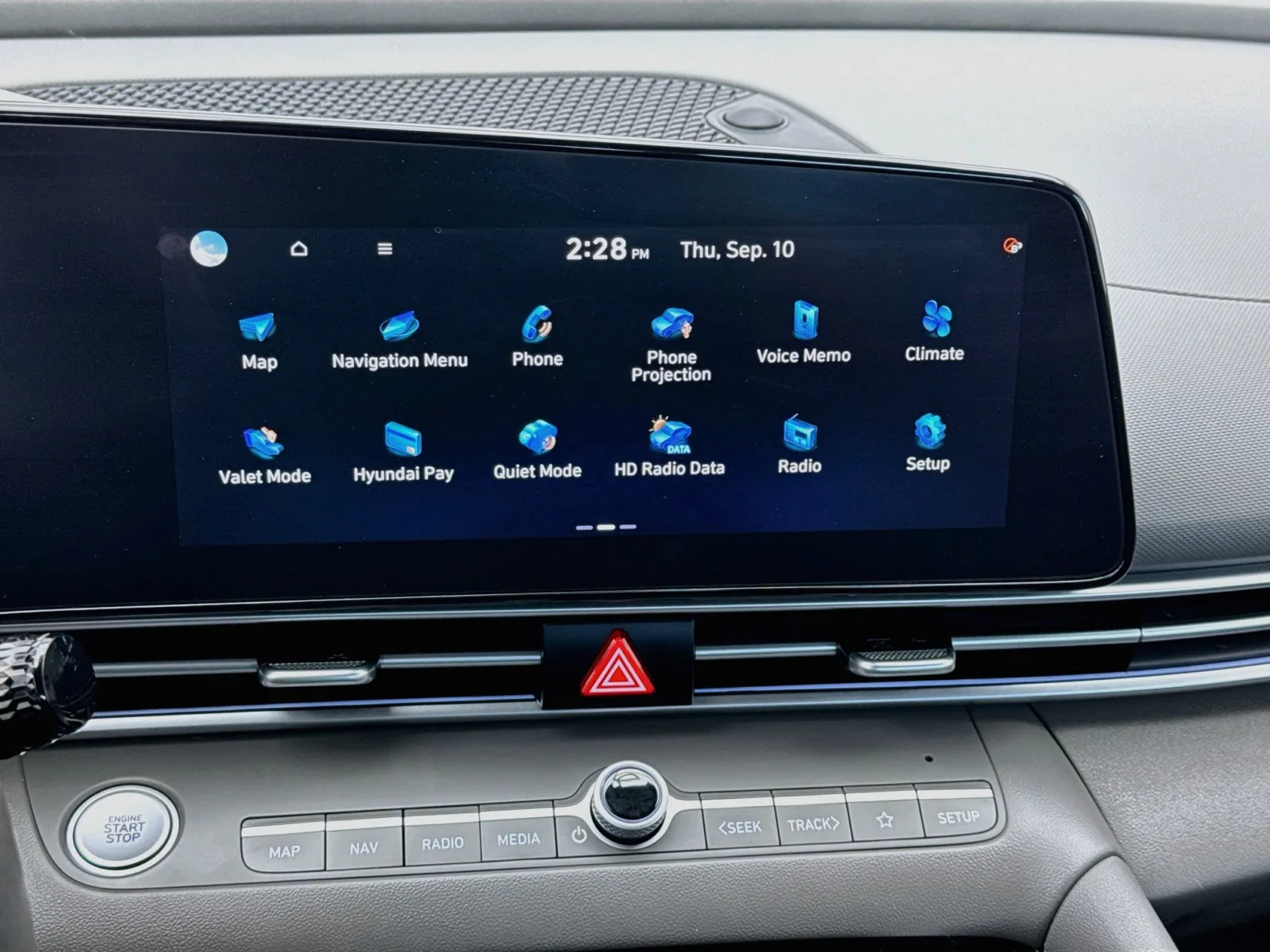Hyundai Elantra photo 11