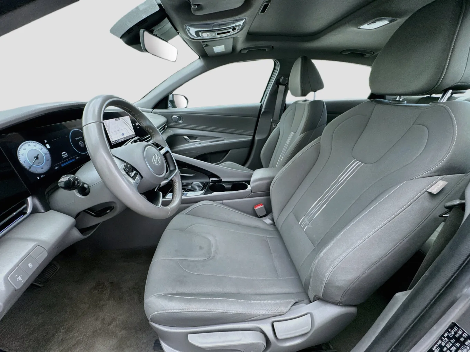 Hyundai Elantra photo 13