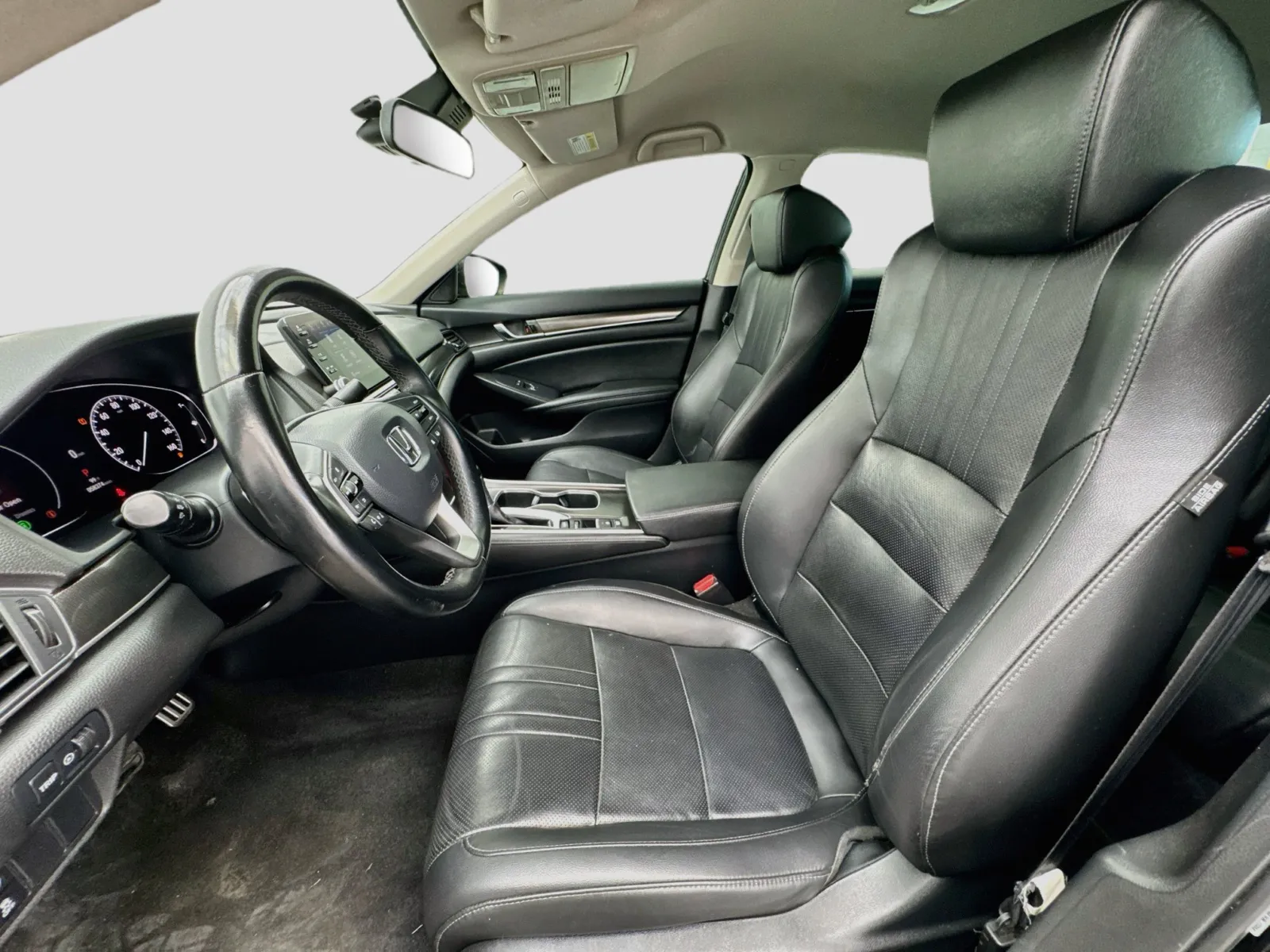 Honda Accord photo 12