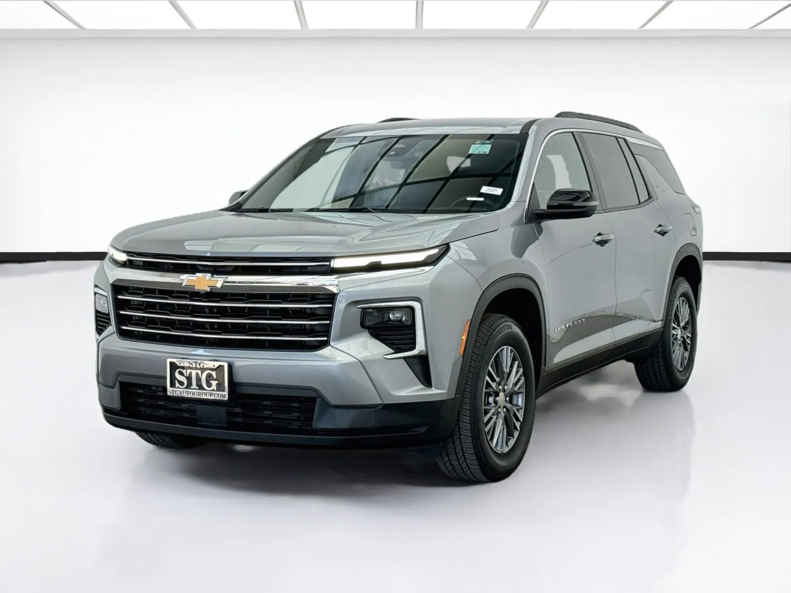 Gray 2025 Chevrolet Traverse LT 1LT for sale in Bellflower, CA