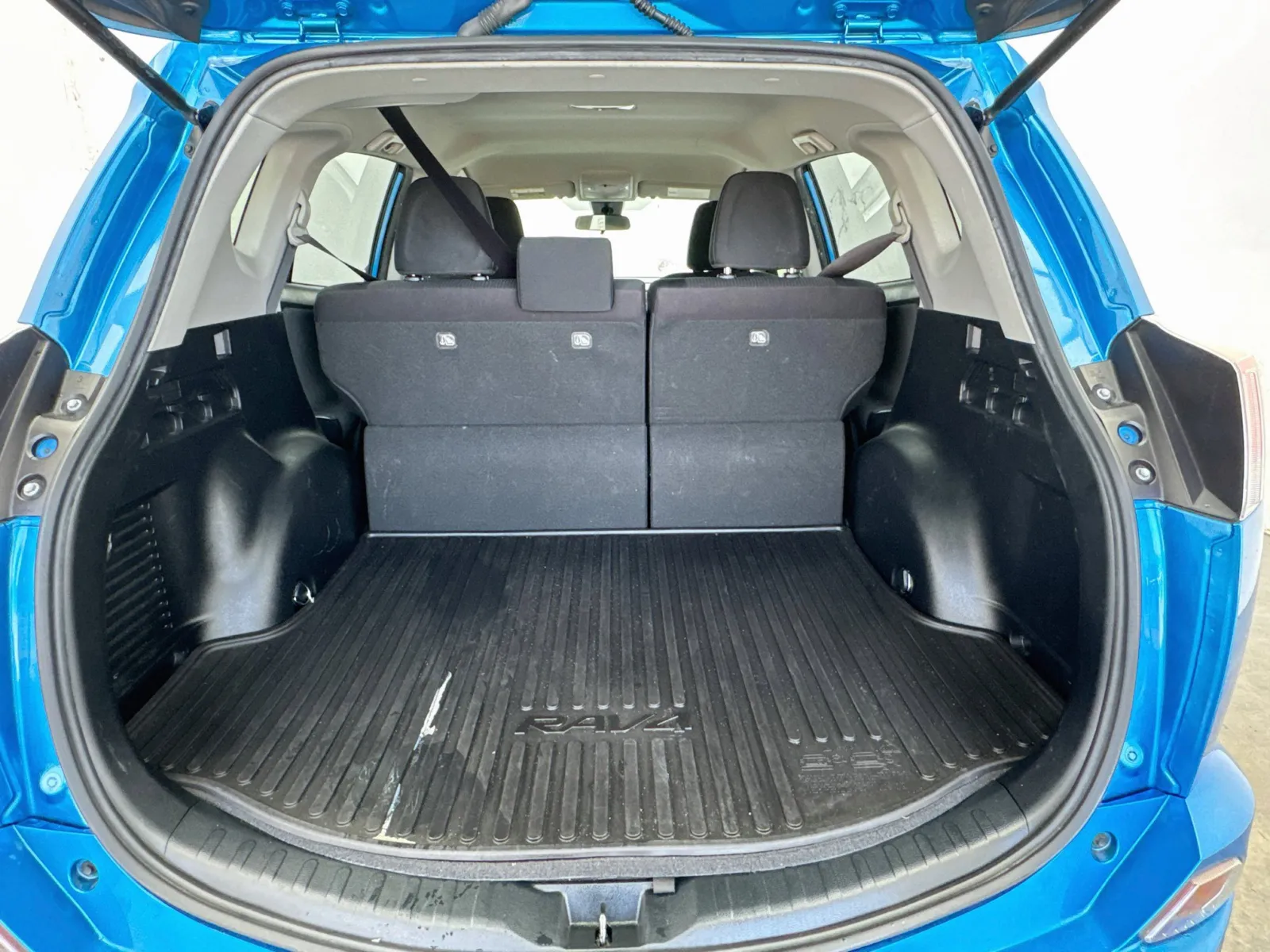 Toyota RAV4 photo 16