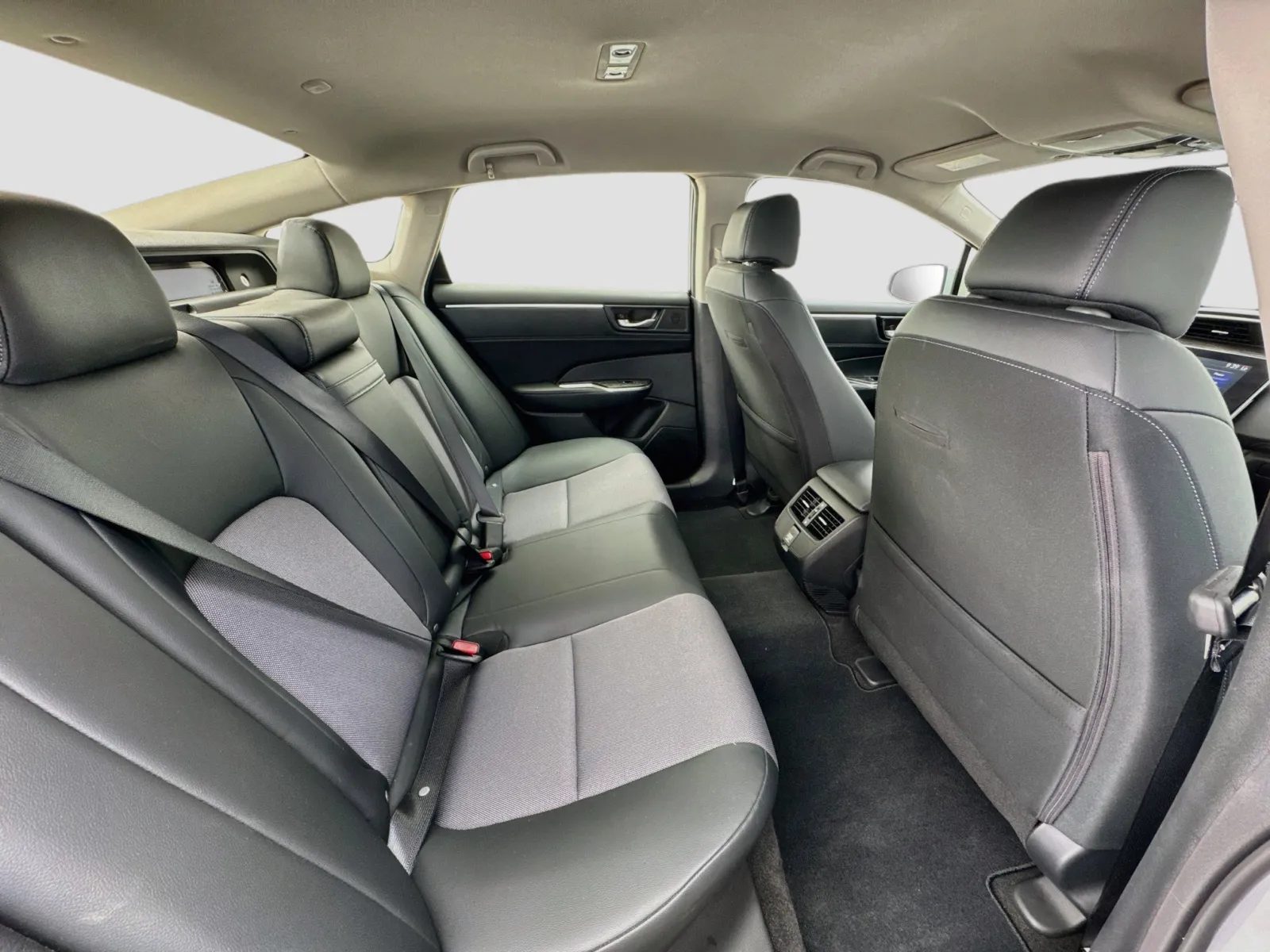 Honda Clarity photo 18