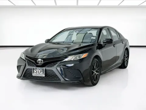 Black 2019 Toyota Camry SE for sale in Bellflower, CA