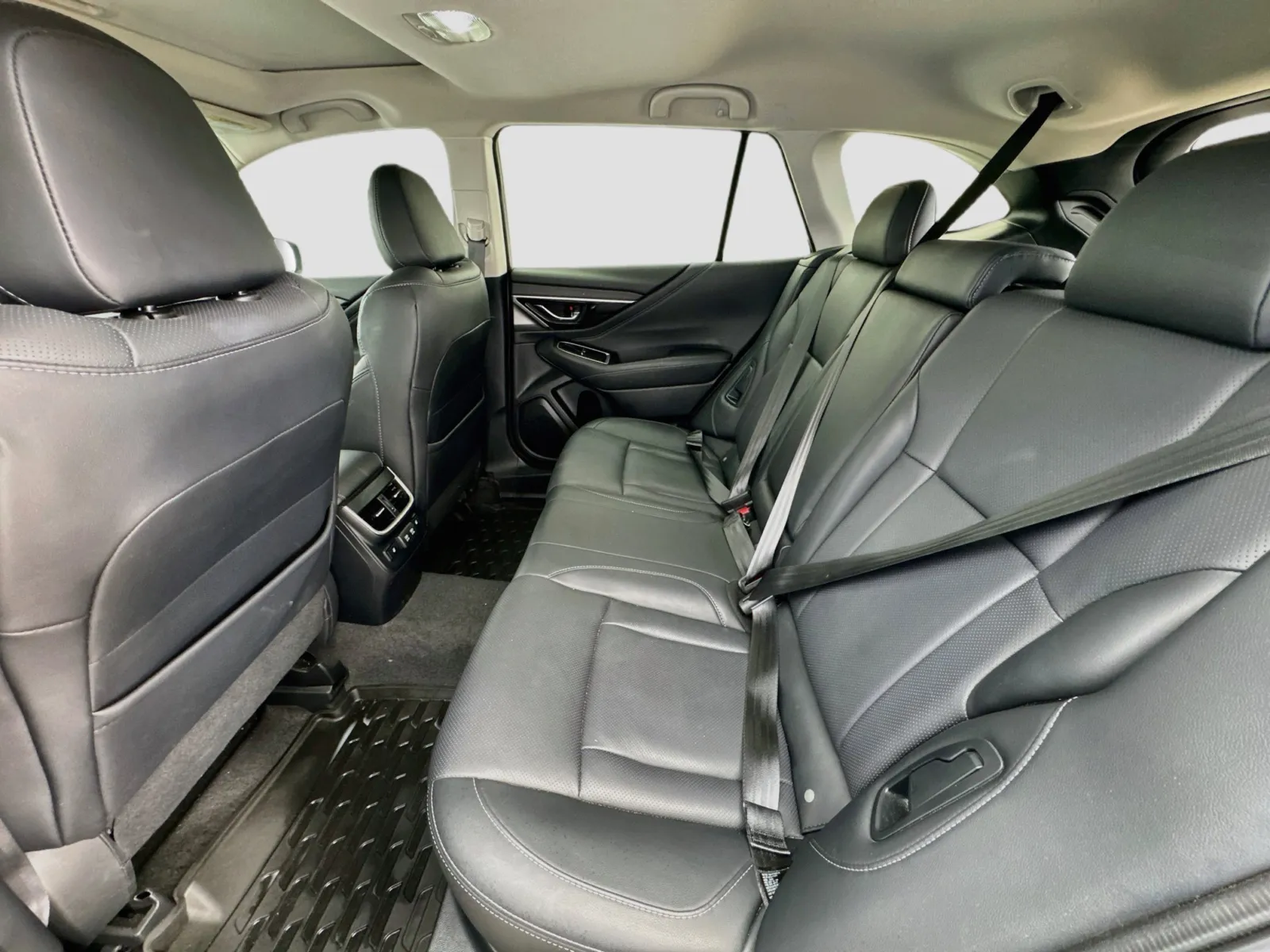 Subaru Outback photo 16