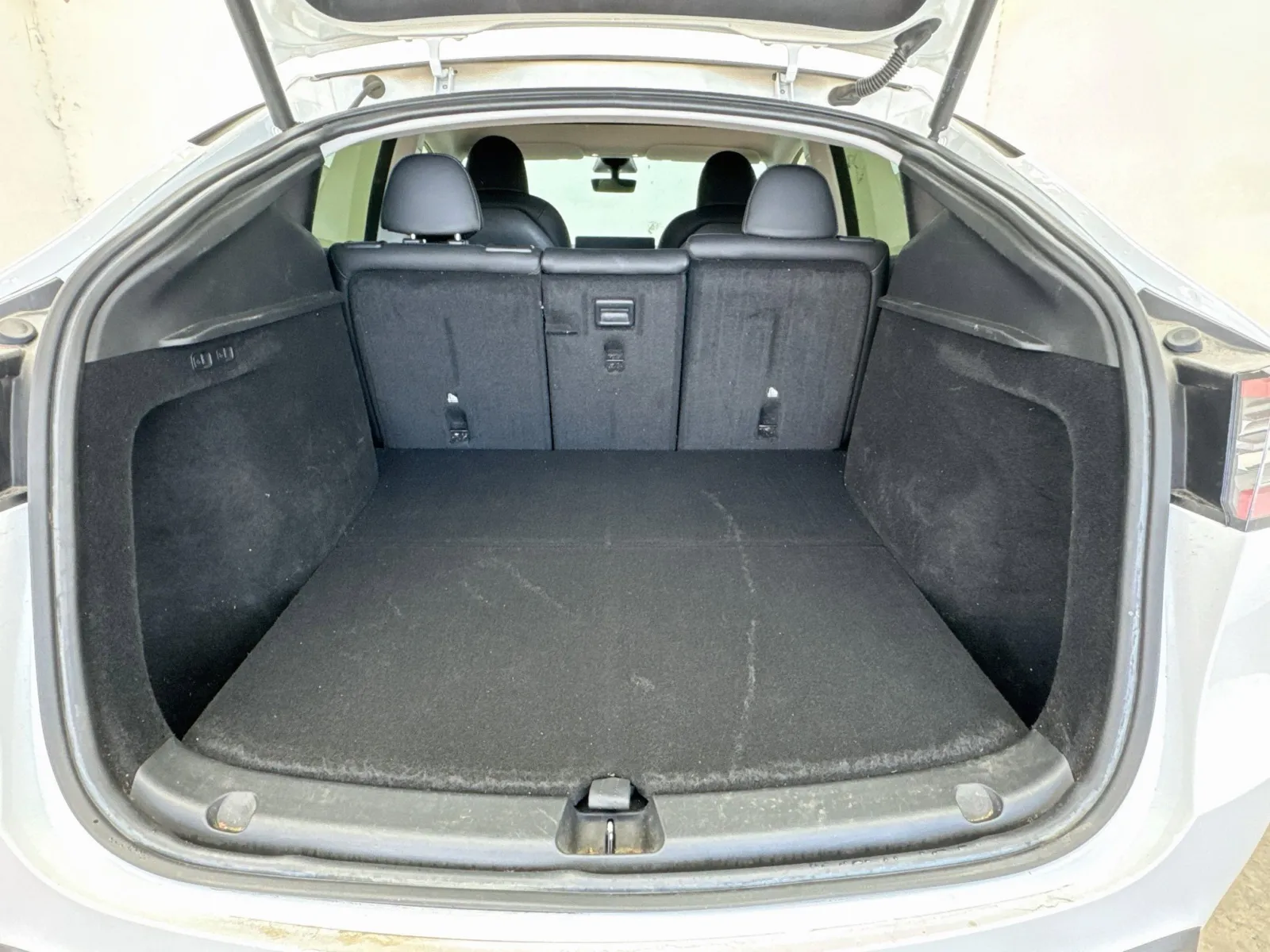 Tesla Model Y photo 18