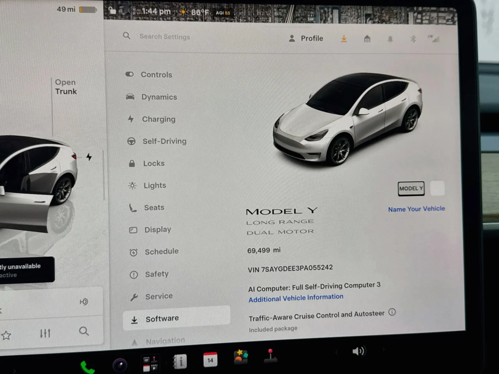 Tesla Model Y photo 8