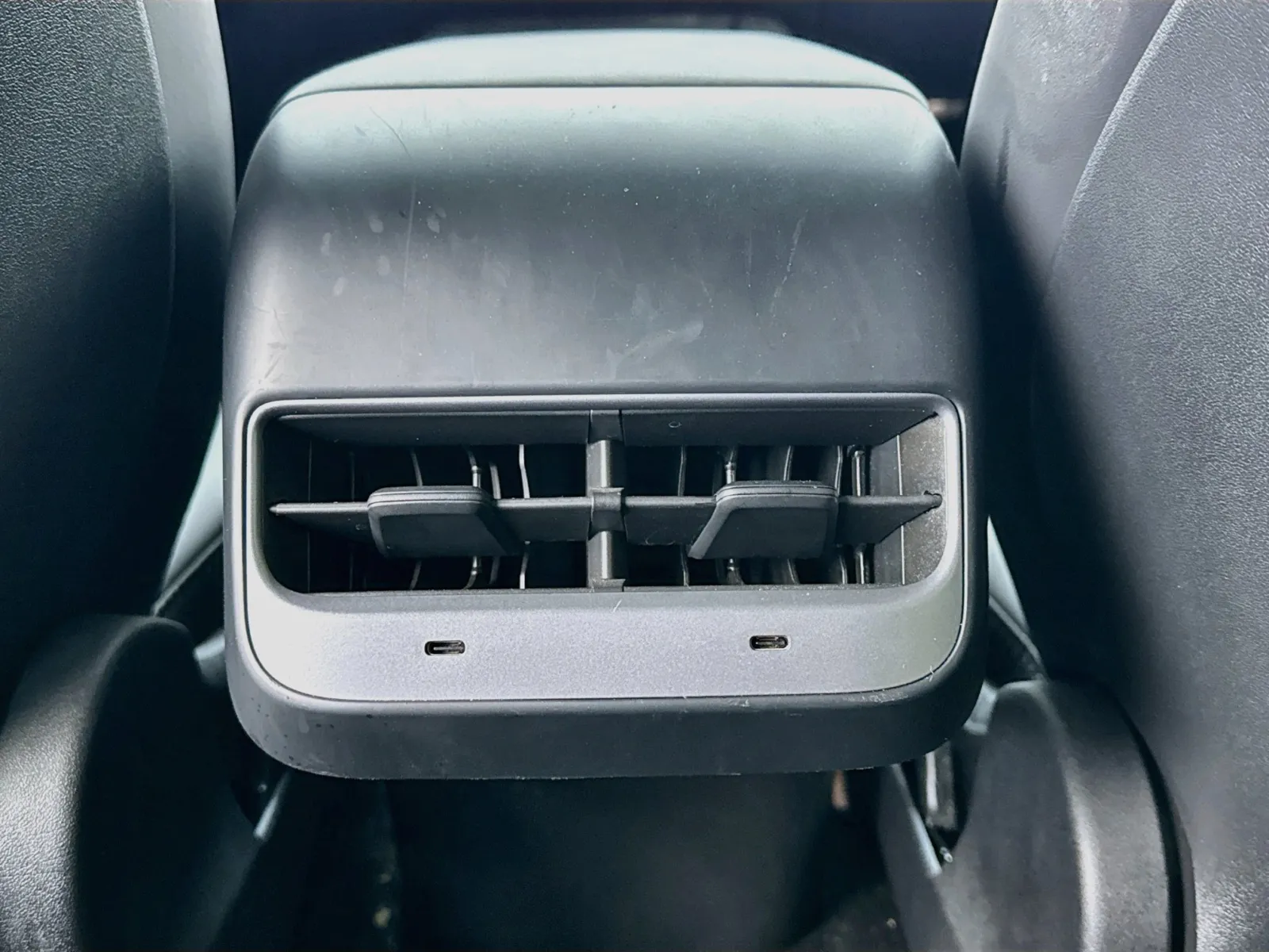 Tesla Model Y photo 17