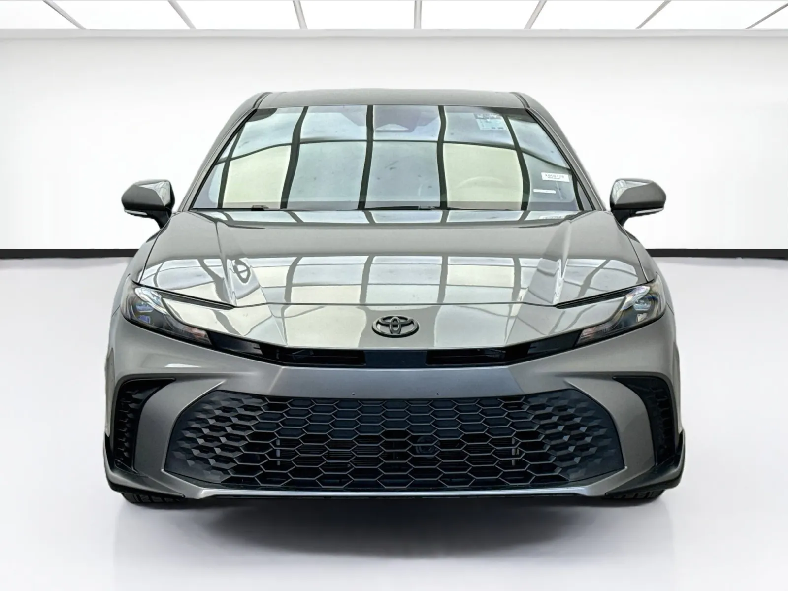 Toyota Camry photo 2