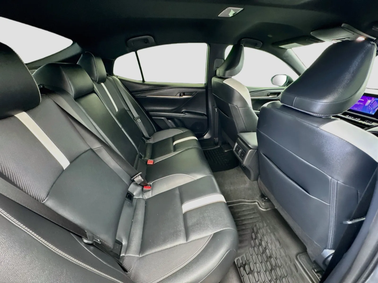 Toyota Camry photo 18