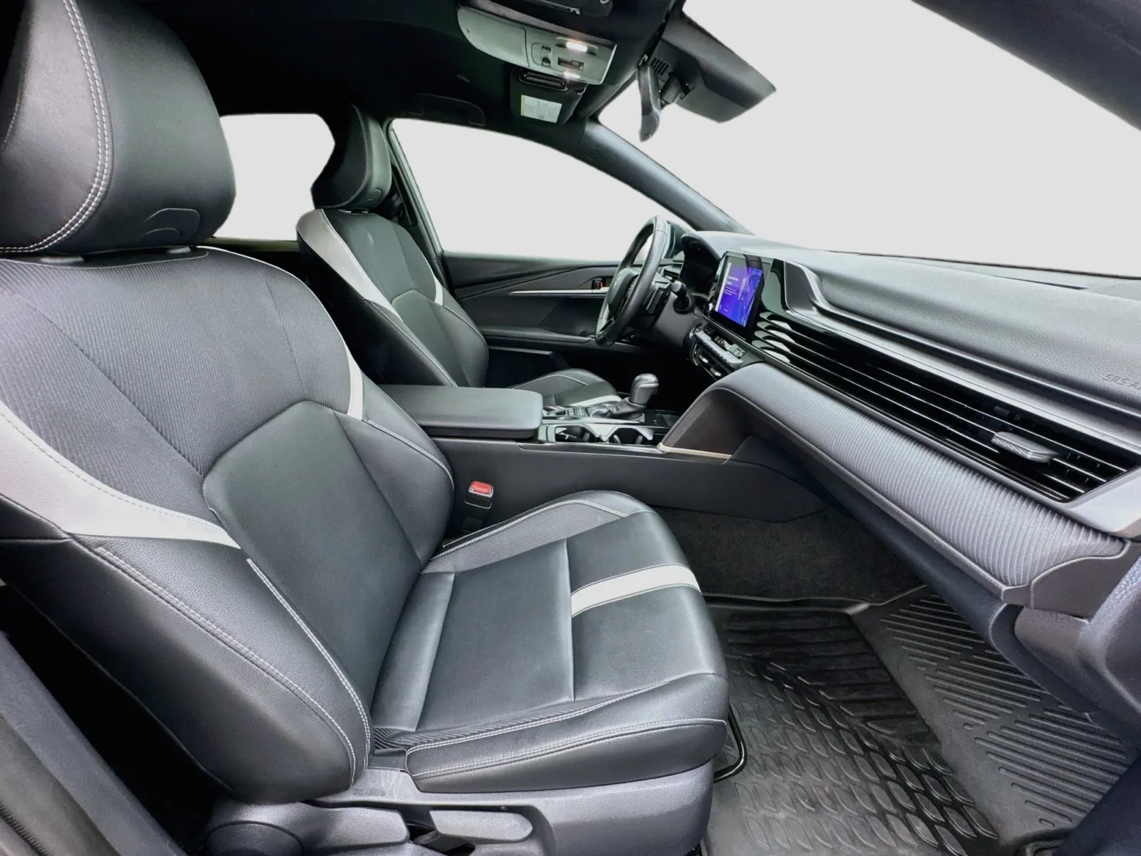Toyota Camry photo 19