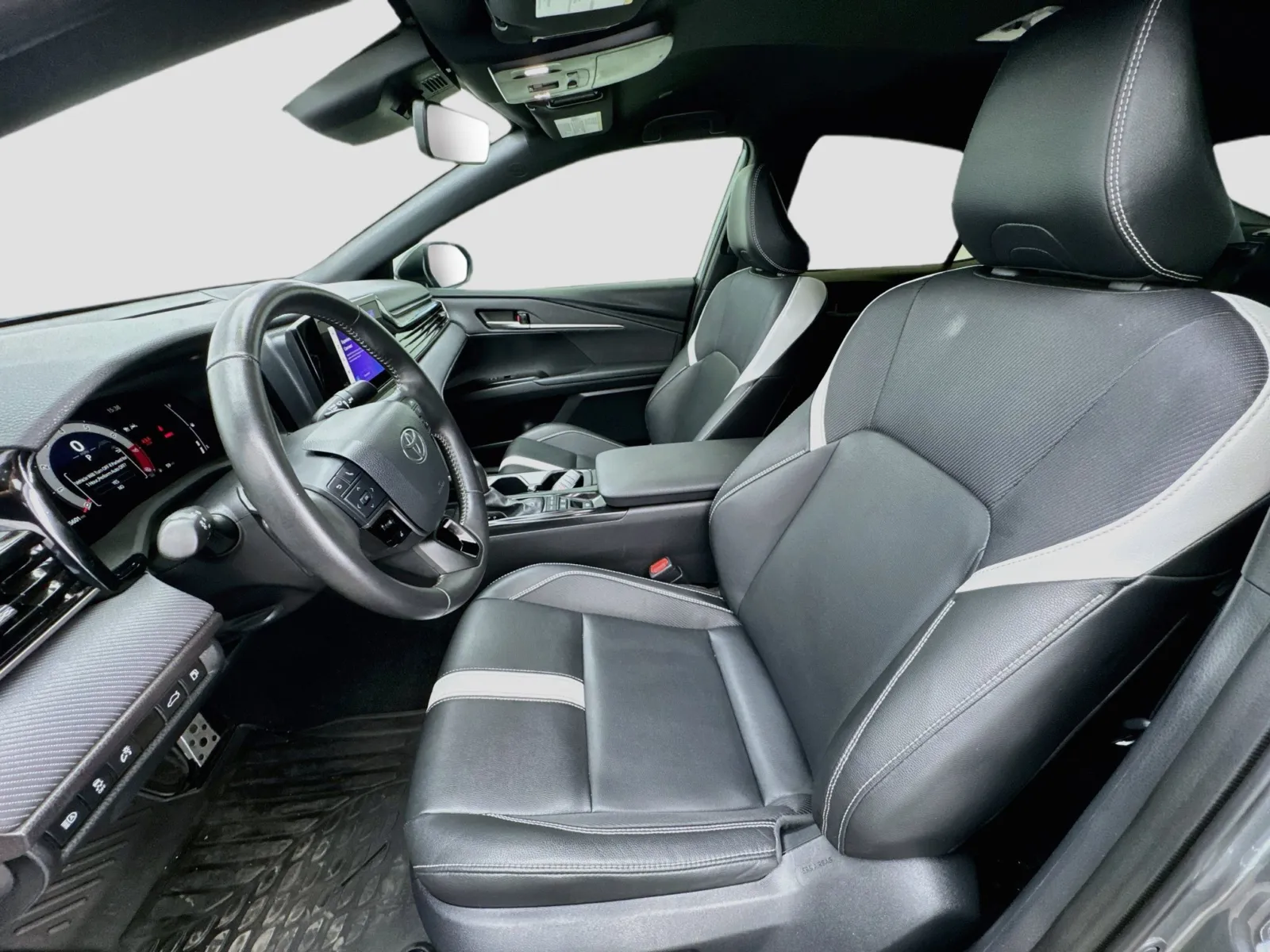 Toyota Camry photo 13