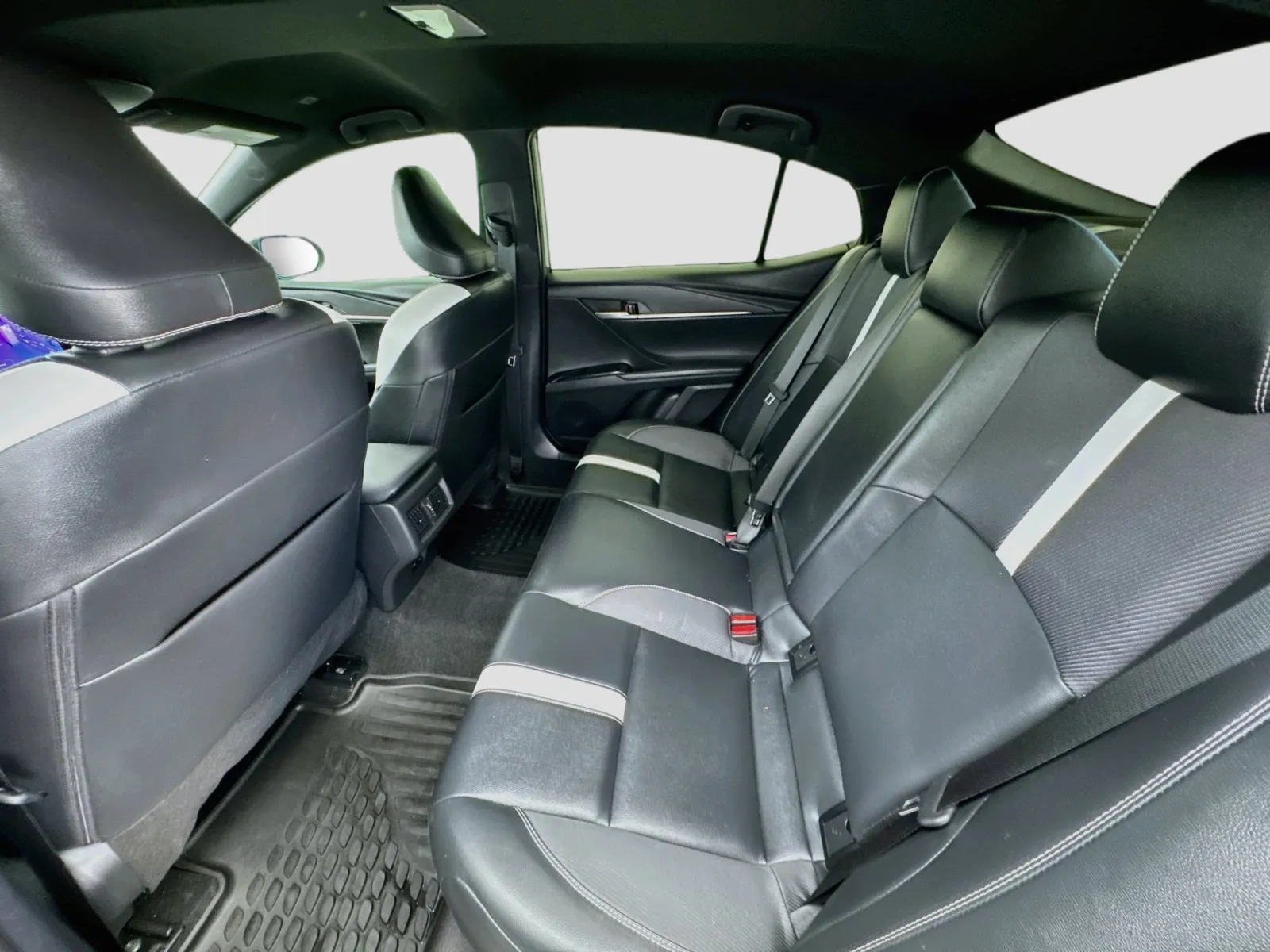 Toyota Camry photo 15