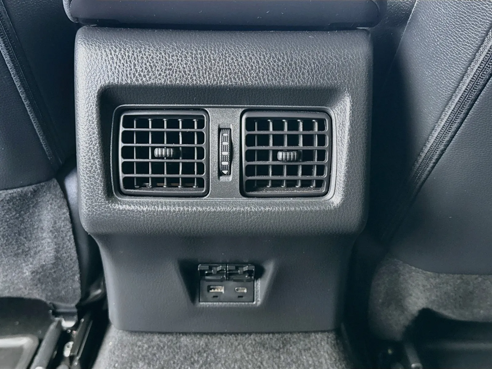 Toyota Camry photo 16