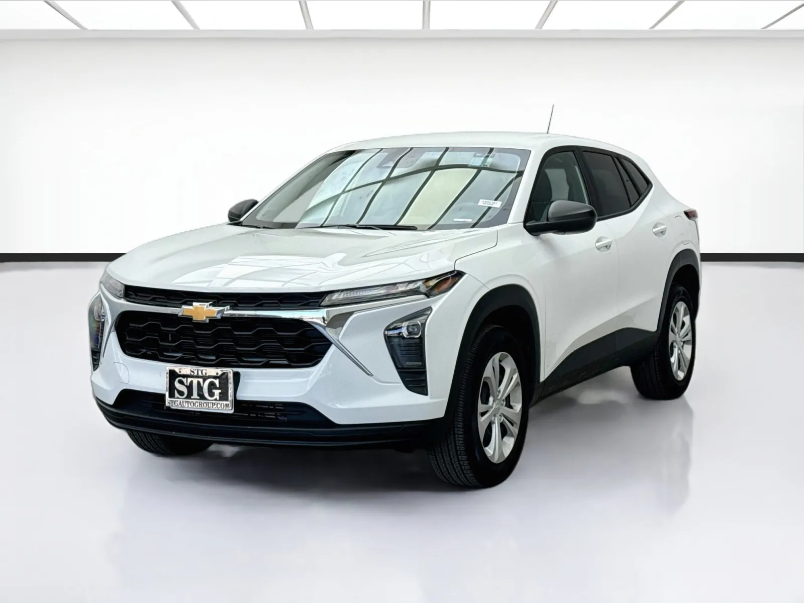 White 2025 Chevrolet Trax LS for sale in Bellflower, CA