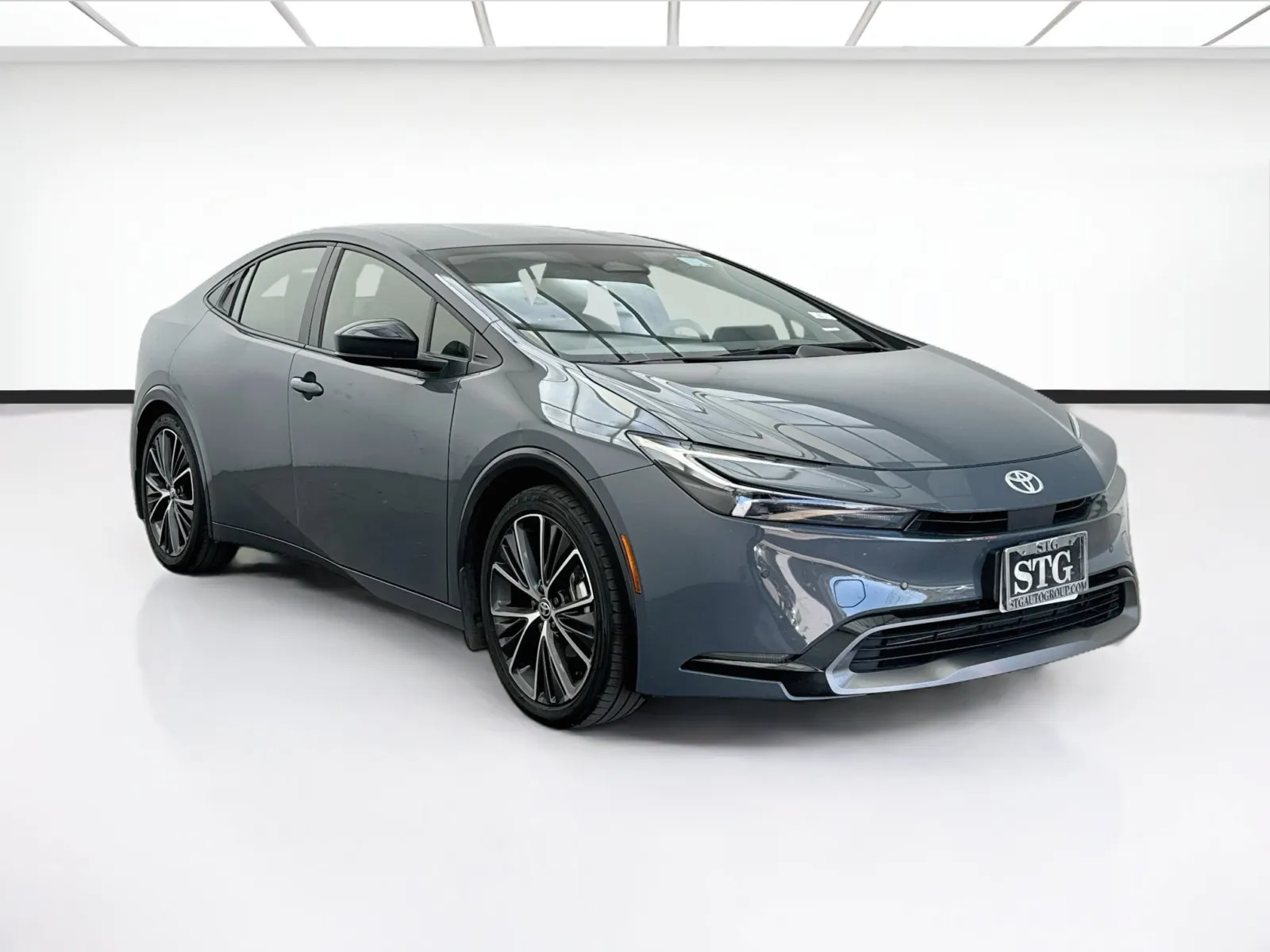 Toyota Prius photo 3